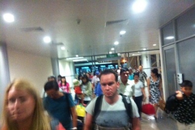 Máy bay VietJet hạ cánh nhưng không có bãi đỗ trả khách